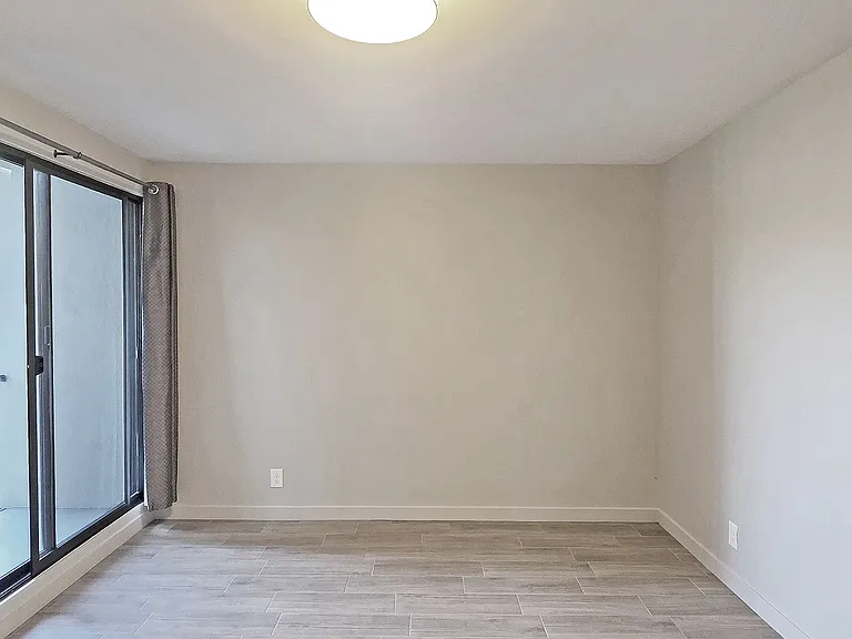 2716 N St #105 — Photo 19