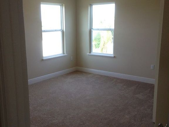 3301 Summit Lane