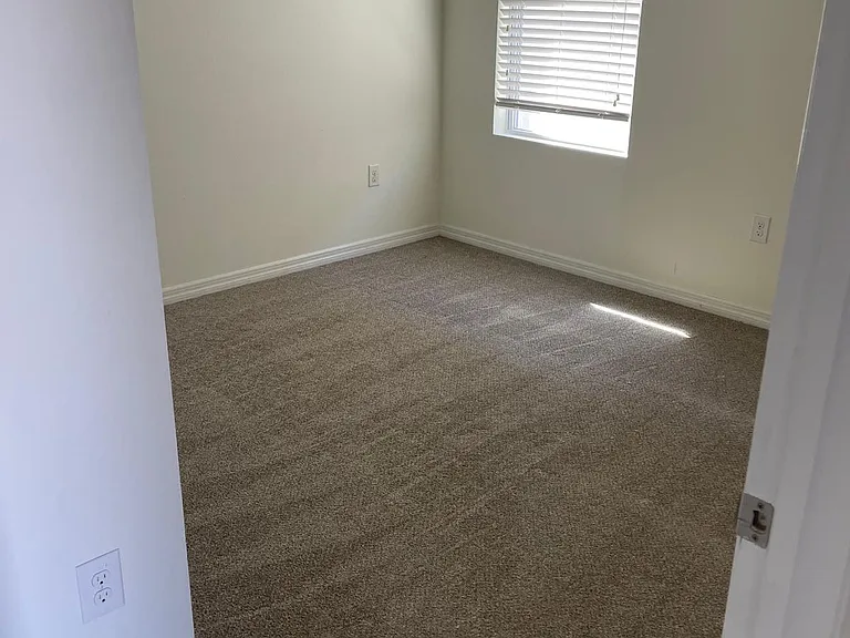 3132 Country Club Cir — Photo 5