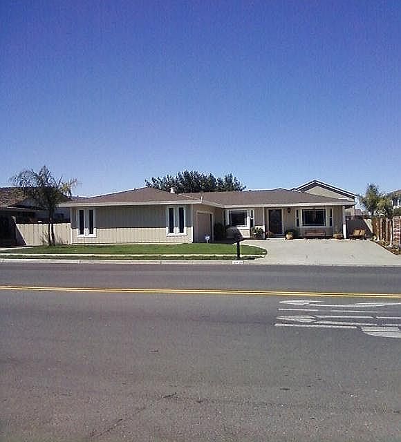 2nd image of 1640 Memorial Dr