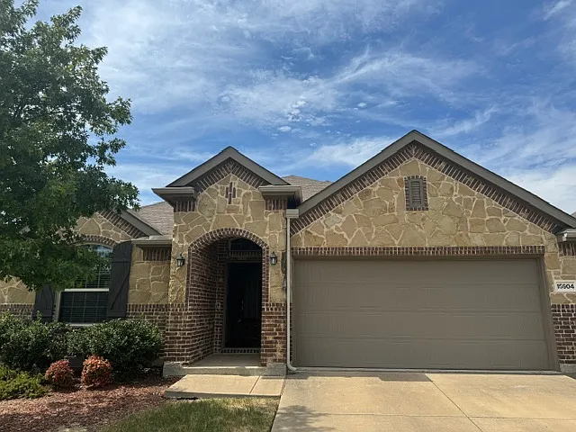 3 bed, 2144 sqft, $2,495 — Photo 3