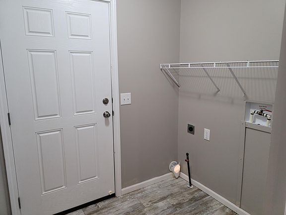 Laundry area Mud room