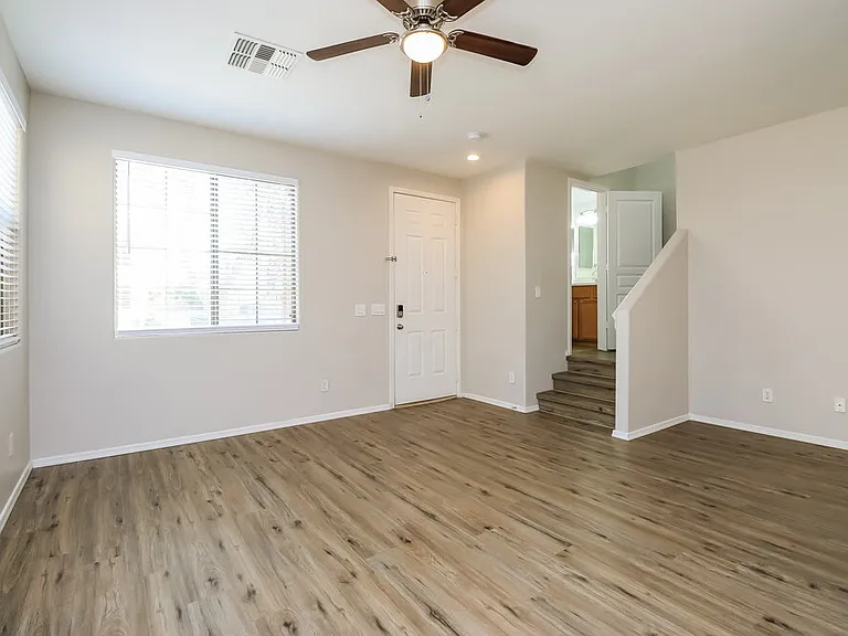 3884 E Santa Fe Ln — Photo 2