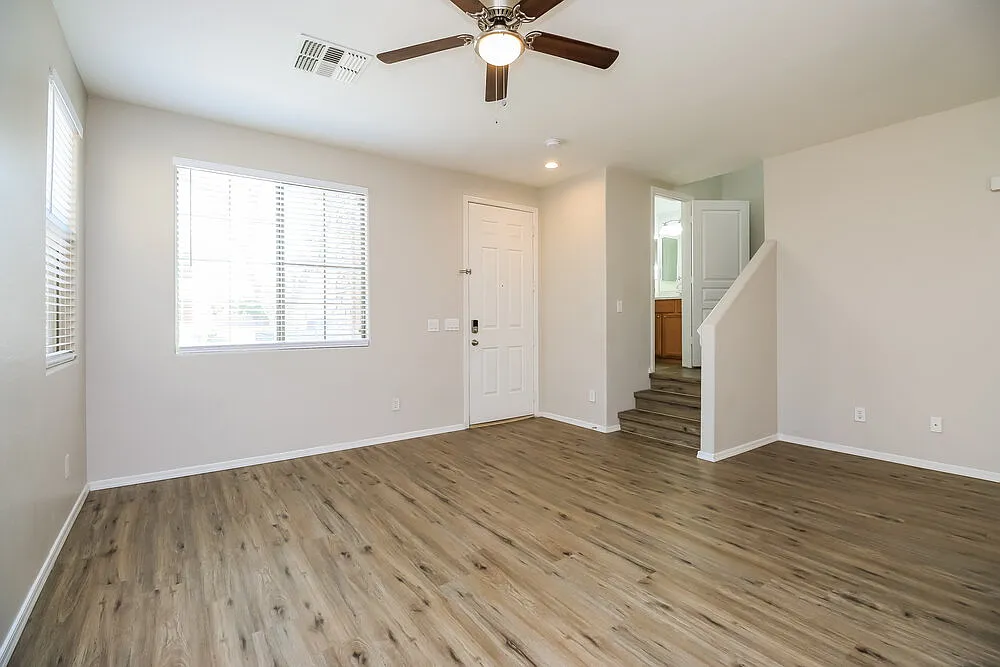 Building Photo - 3884 E Santa Fe Ln
