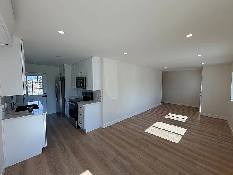 5165 Ewing St — Photo 5