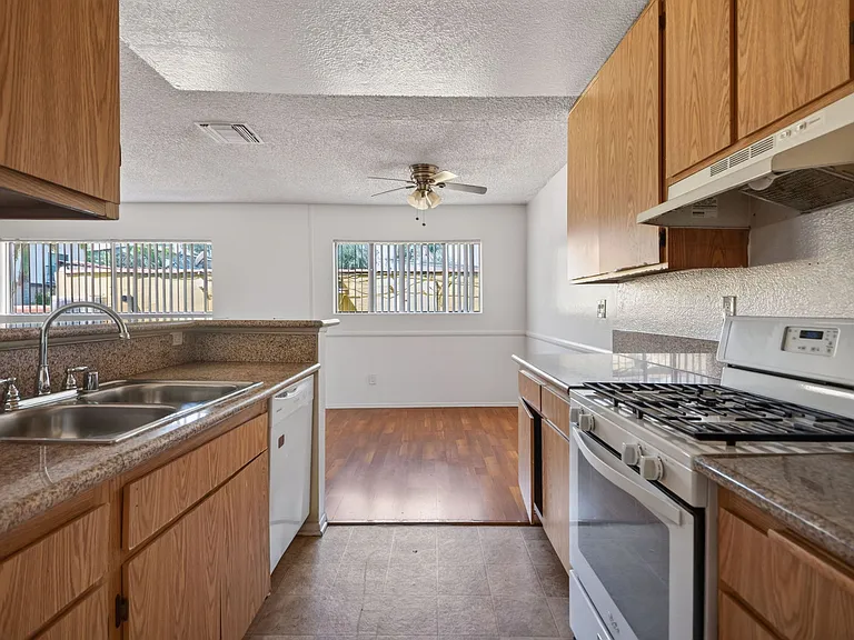 11312 Morrison St #11 — Photo 11