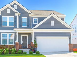 631 Gretchen Ln, Saline, MI 48176