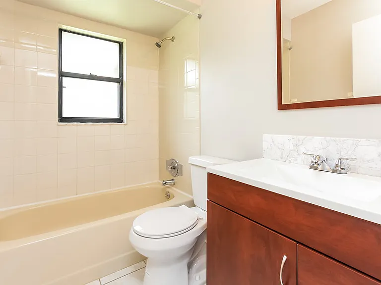 1138 SE 13th St — Photo 14