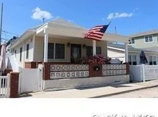 27 Vermont St, Long Beach, NY 11561