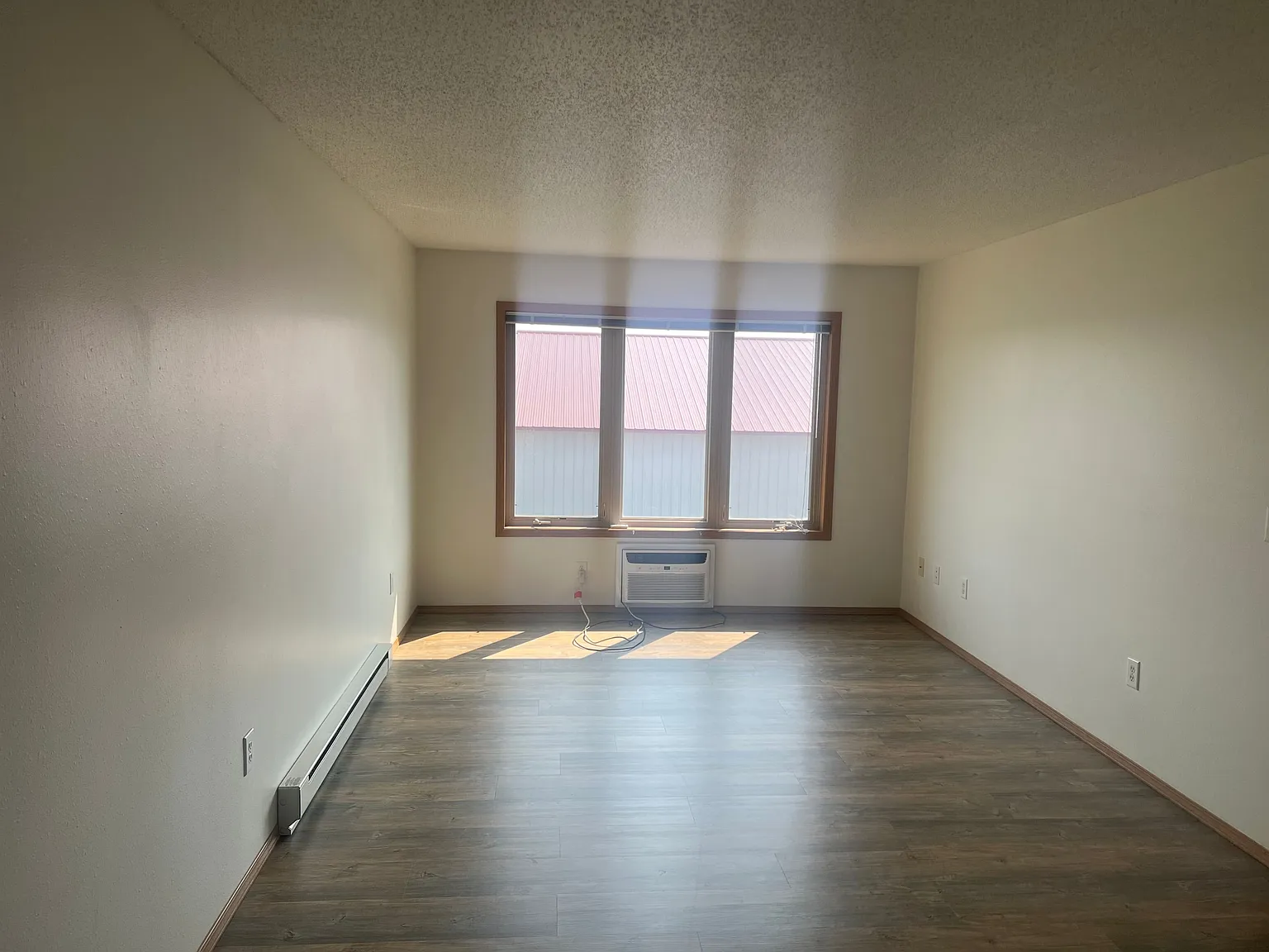 2 bed, $995 — Photo 2