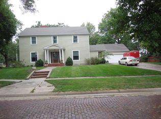 220 Virginia St, Sabetha, KS 66534