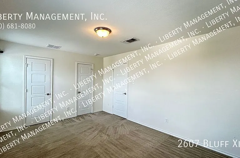 2607 Bluff Xing — Photo 27