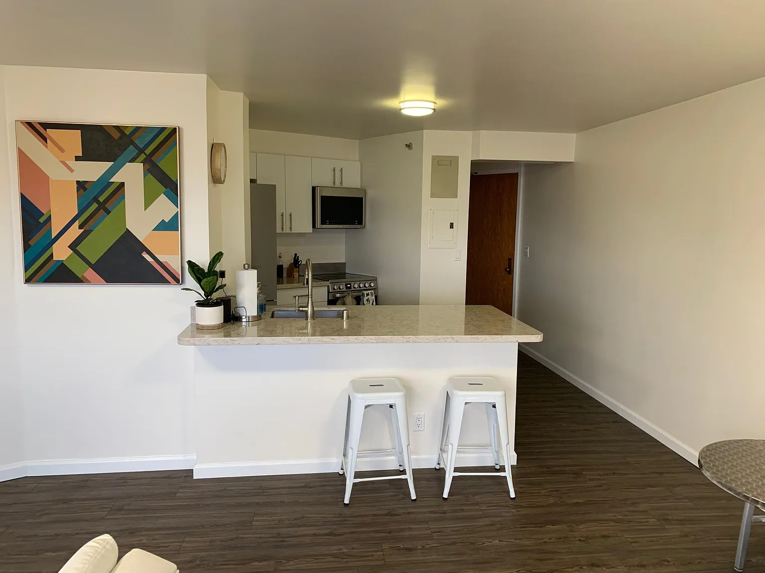 1088 Bishop St — Photo 4