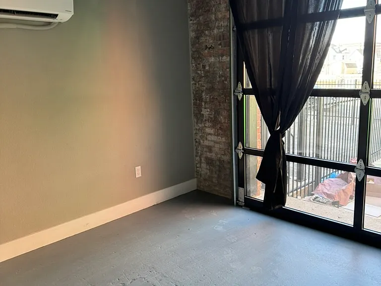 223 W 3rd St #108 — Photo 33