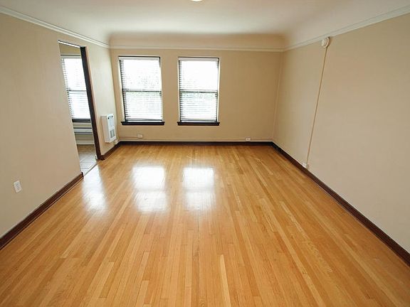 5th image of 222 Summit Ave E #302