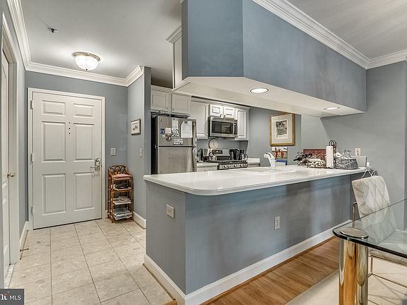 2nd image of 1050 N Stuart St APT 224