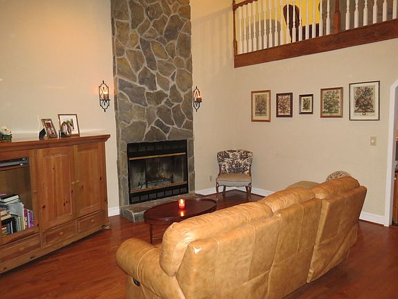 3rd image of 6400 Deer Stand Ct