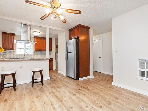5th image of 3445 S 176th St Unit 312