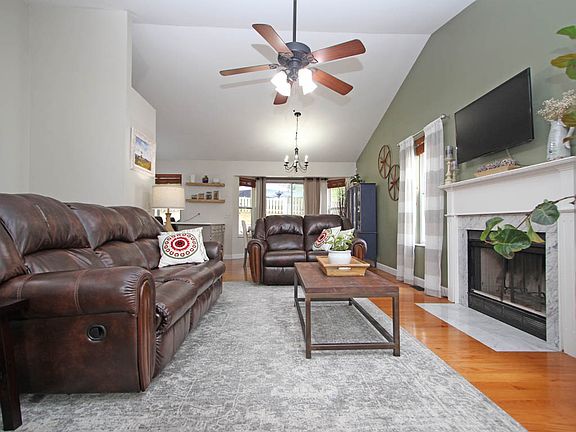 4th image of 141 Wynstay Ave