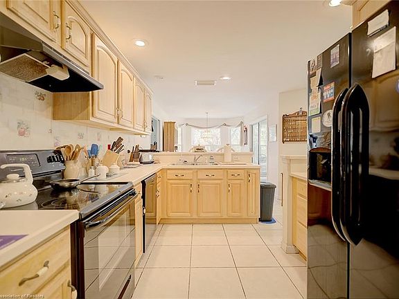 2nd image of 3024 Oakhill Dr