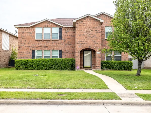 1512 Swift Fox Dr, Lancaster, TX 75134