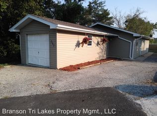 405 1st St, Hollister, MO 65672