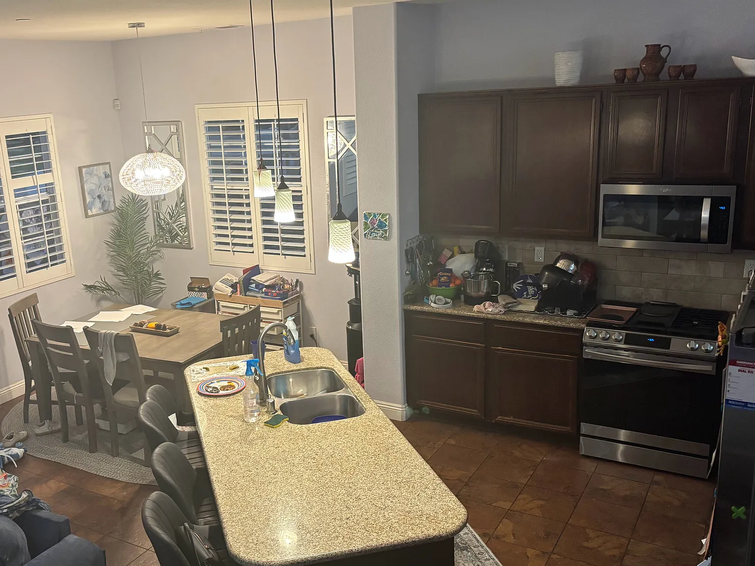 6 bed, 2303 sqft, $1,225 — Photo 4