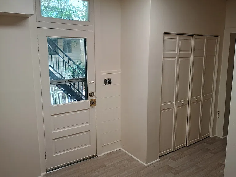2112 Derry St #1 — Photo 6
