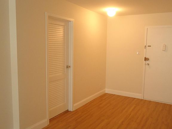 Foyer Entry Way with wide Closet Dining Area
