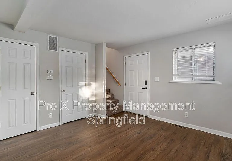 2929 E University St #5 — Photo 8