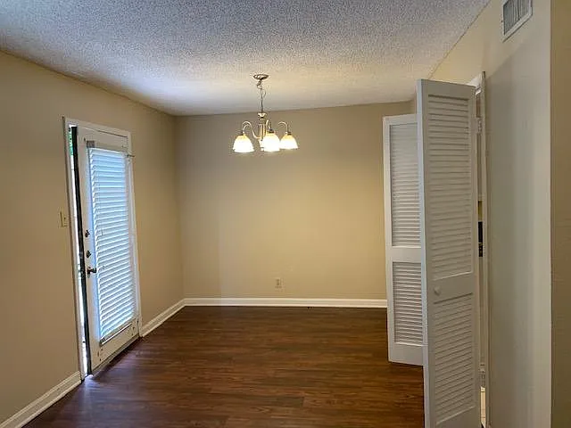 2 bed, 2.5 bath, 1550 sqft, $1,595 — Photo 4