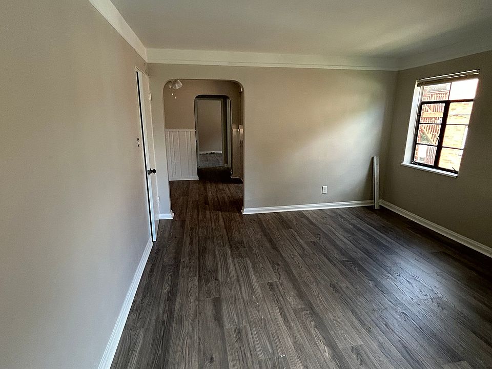 Entrance to living room space