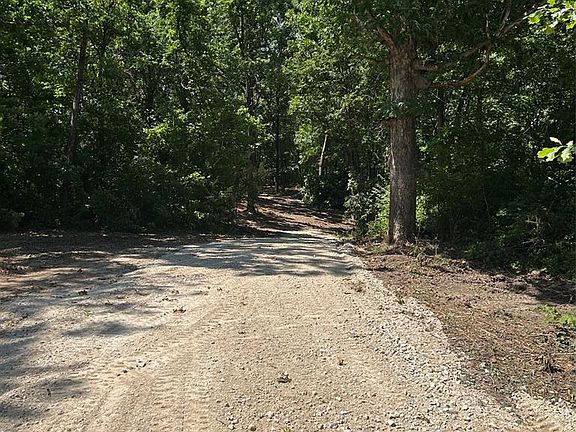 5th image of 17 Hardwood Dr