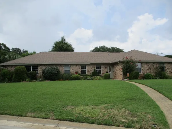 3995 Goya Dr, Pensacola, FL 32504