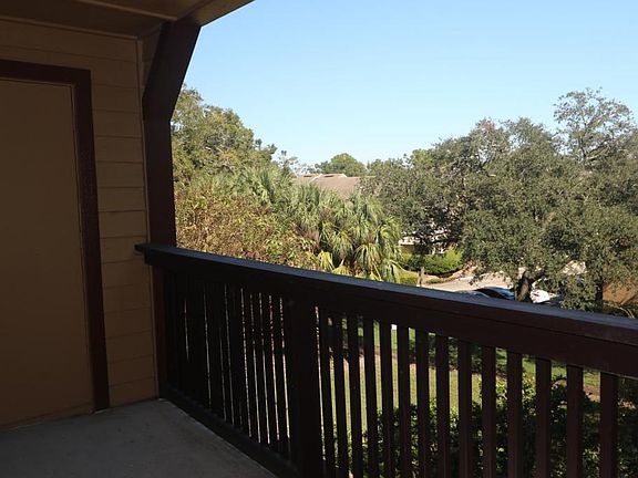 4th image of 400 Lake Placid Ct Unit 304