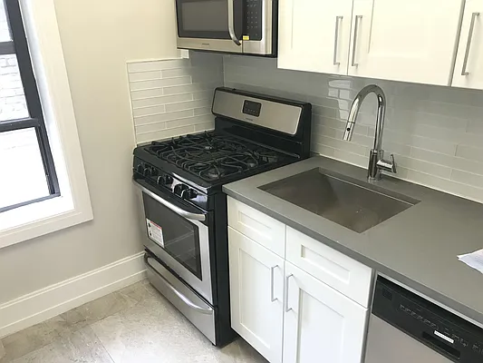 Rented by Zuz Realty | media 18