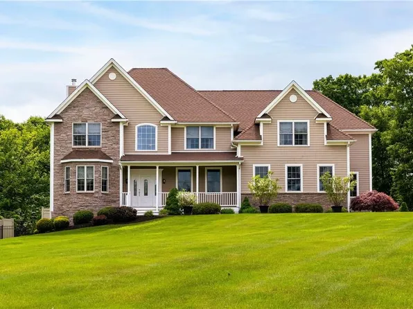 33 Athena Court, Mahopac, NY 10541