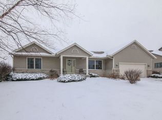 826 Twin Pines Dr, Madison, WI 53704