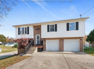 98 Spanish Oak Dr, Culloden, WV 25510