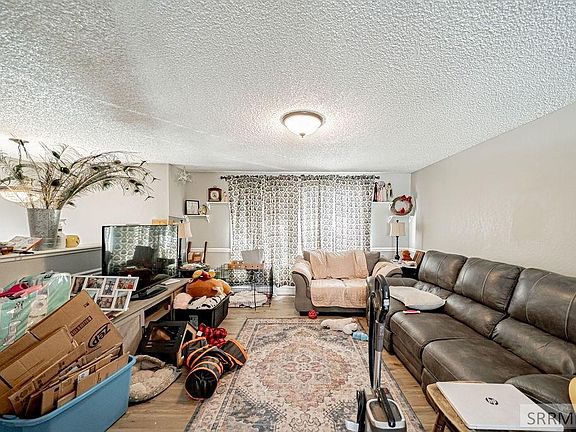 4th image of 1620 Jade Dr