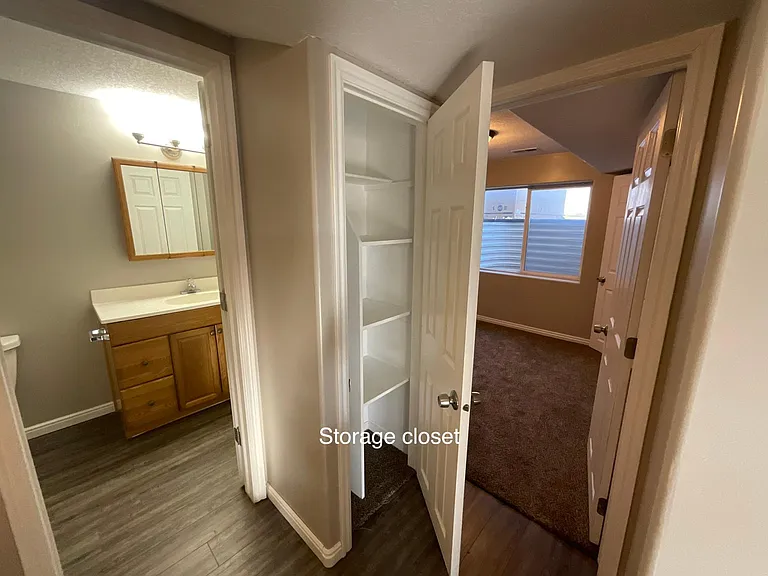 1062 E Waddell St #B — Photo 15