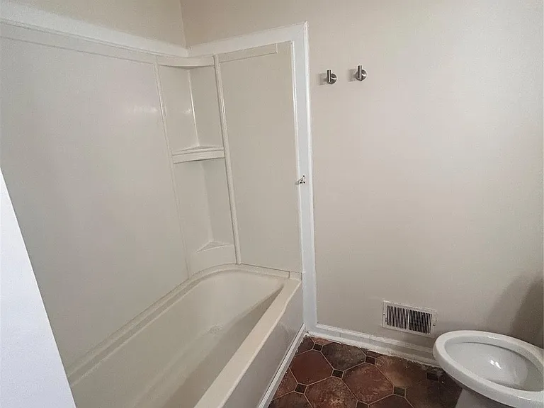 1616 Weststone Dr — Photo 4
