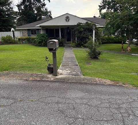4th image of 3675 Goodwin Rd