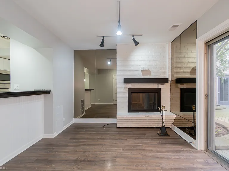 455 W Grant Pl #3 — Photo 2