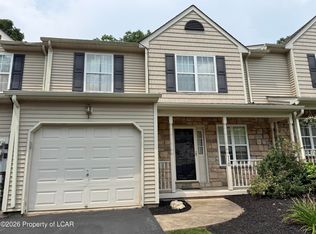 110 Fox Hollow Dr, Drums, PA 18222