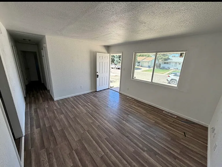 1810 Yakima Ln — Photo 6