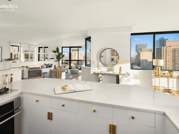 330 East 75th Street image 8 of 19