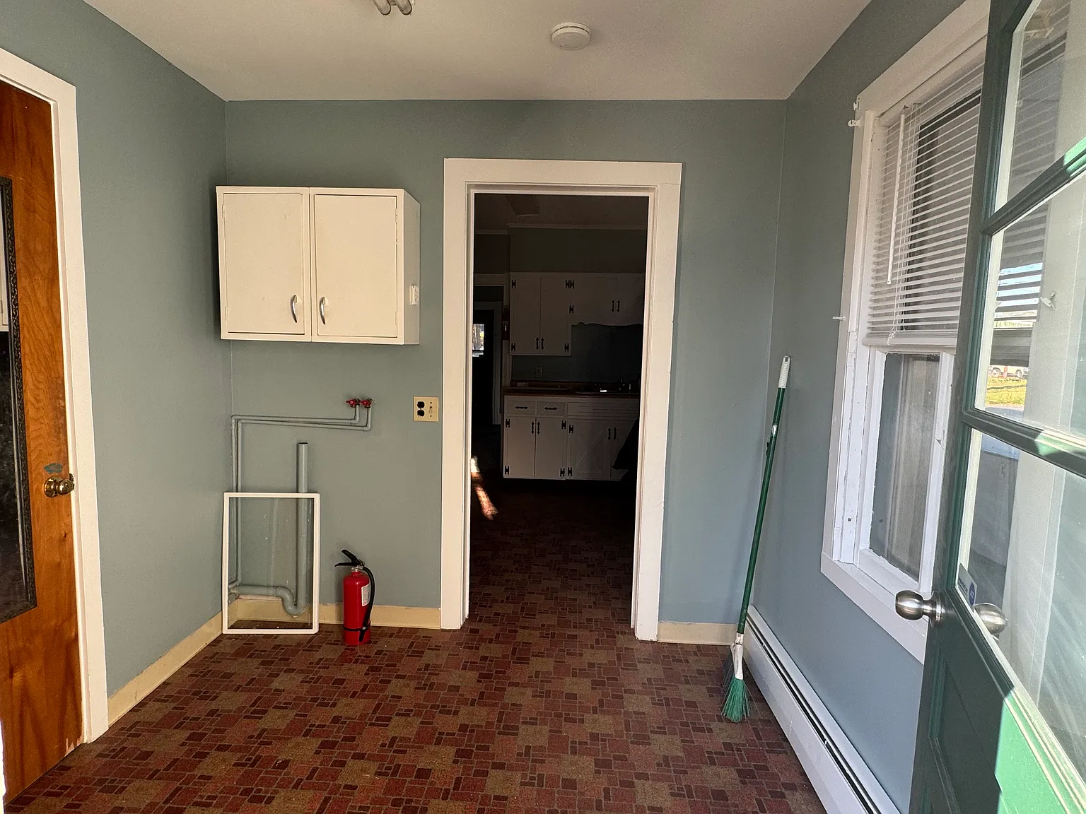 4 bed, 1600 sqft, $1,600 — Photo 2