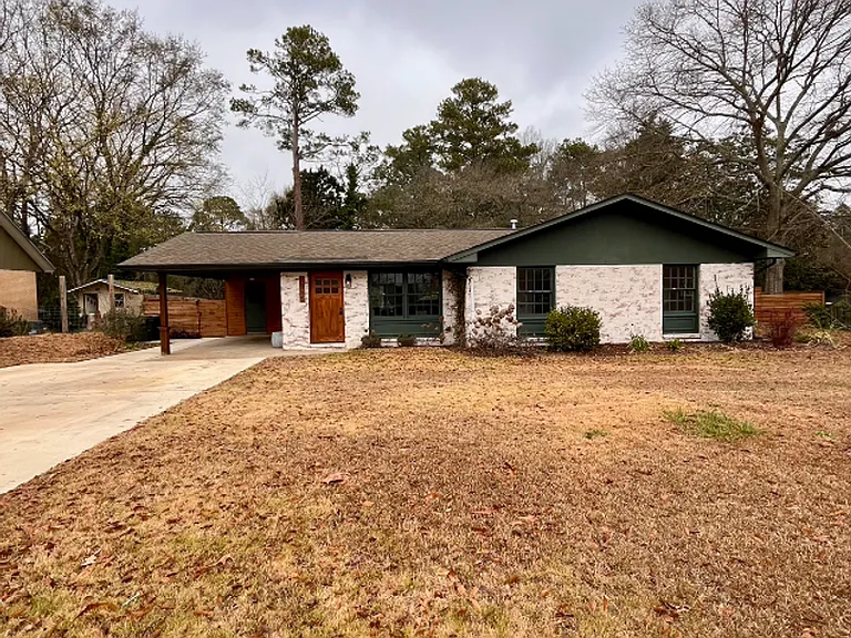 1015 Flowers Ave — Photo 1