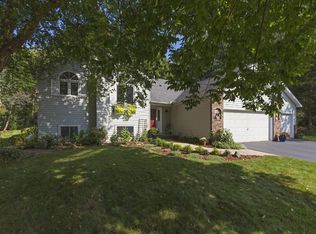 2324 Moreland Ct E, Maplewood, MN 55119
